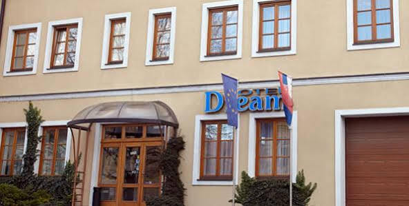 Hotel Dream Trnava Eksteriør bilde